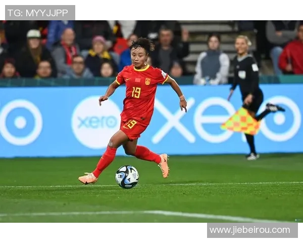 足球明星张林艳的传奇之路与背后的奋斗故事 足球明星张林艳的传奇之路与背后的奋斗故事