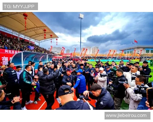 新疆足球明星风采展现与成就回顾的精彩瞬间