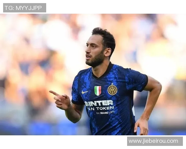 足球明星为何总是吸引眼球他们的魅力与帅气背后的秘密解析