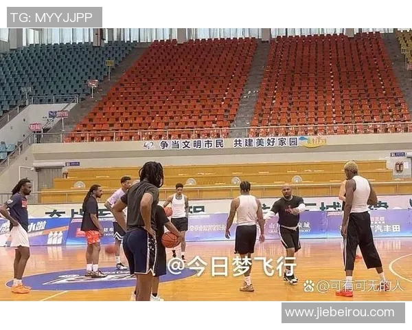 周鹏:从篮球场上的传奇到社会公益的先锋之路 周鹏:从篮球场上的传奇到社会公益的先锋之路