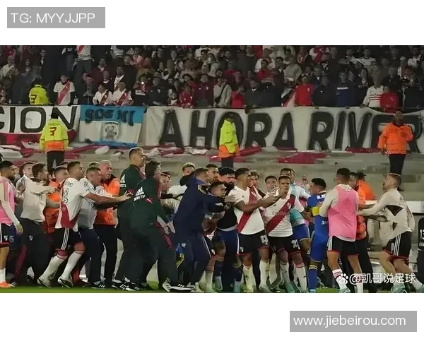 足球场上的冲突与对抗谁是干架的足球明星