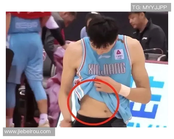 姚明的腹肌训练揭秘:从篮球场到健身房的完美蜕变之路 姚明的腹肌训练揭秘:从篮球场到健身房的完美蜕变之路